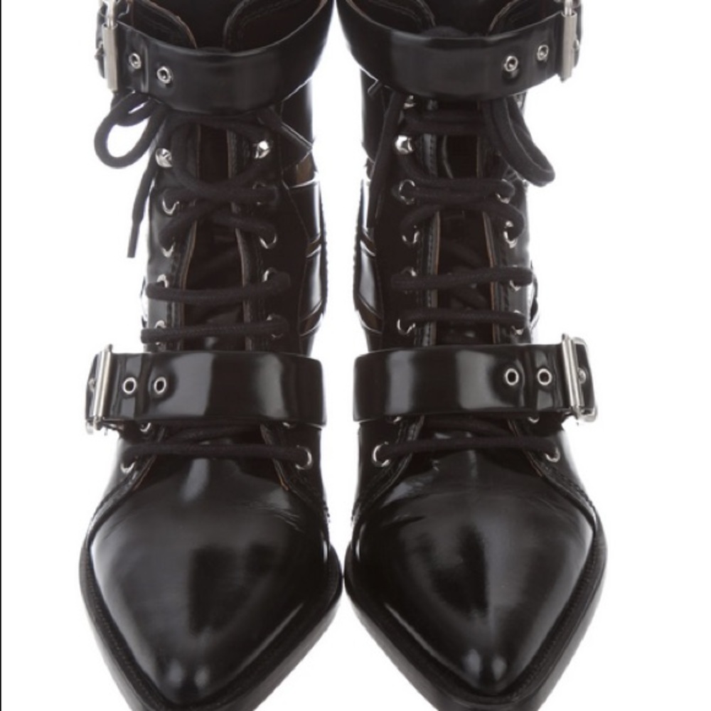 SOLD: Chloé Riley Lace Up Caged Boots US 9